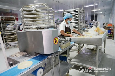 昌吉市食品企業(yè)開足馬力生產(chǎn)保供應